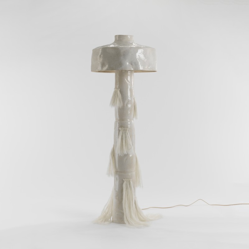 <a href="https://www.galeriegosserez.com/artistes/salomon-celine.html">Céline Salomon</a> - Manitari - Sculpture Lumineuse